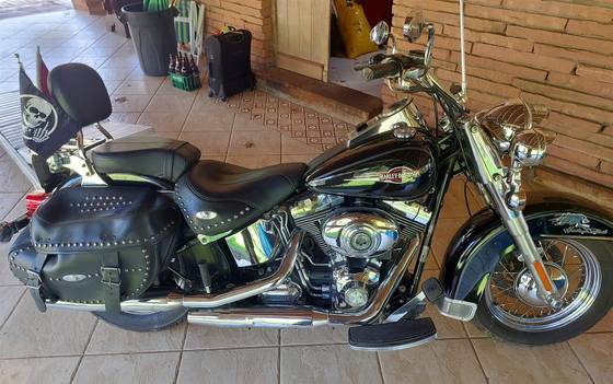 HARLEY-DAVIDSON SOFTAIL HERITAGE CLASSIC 